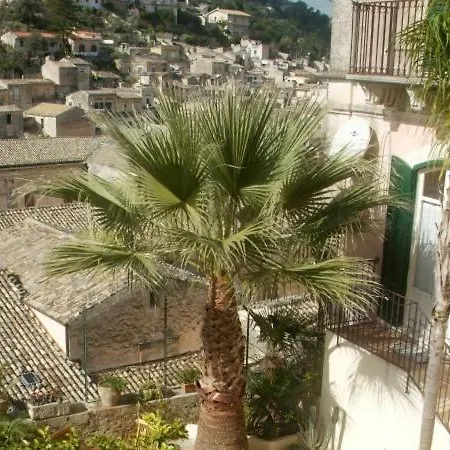 Le Lumie Guest house Modica