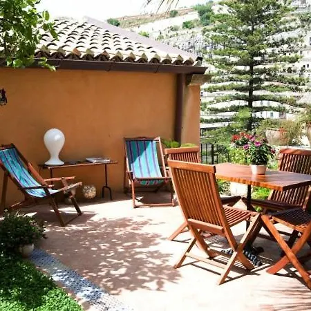 Guest house Le Lumie Modica